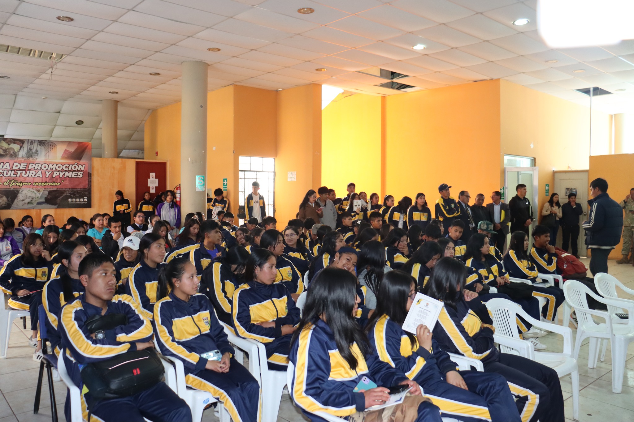 ORIENTACIÓN VOCACIONAL A ESTUDIANTES DE LAS II.EE. "ERNESTO DIEZ CANSECO" Y "SEÑOR DE LOS MILAGROS"